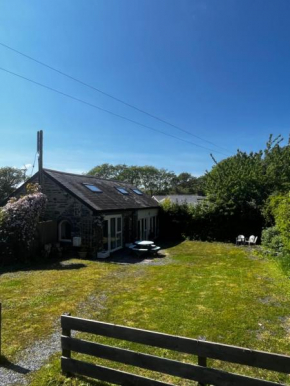 The Coach House - Private Garden with Panoramic Sea and Mountain Views